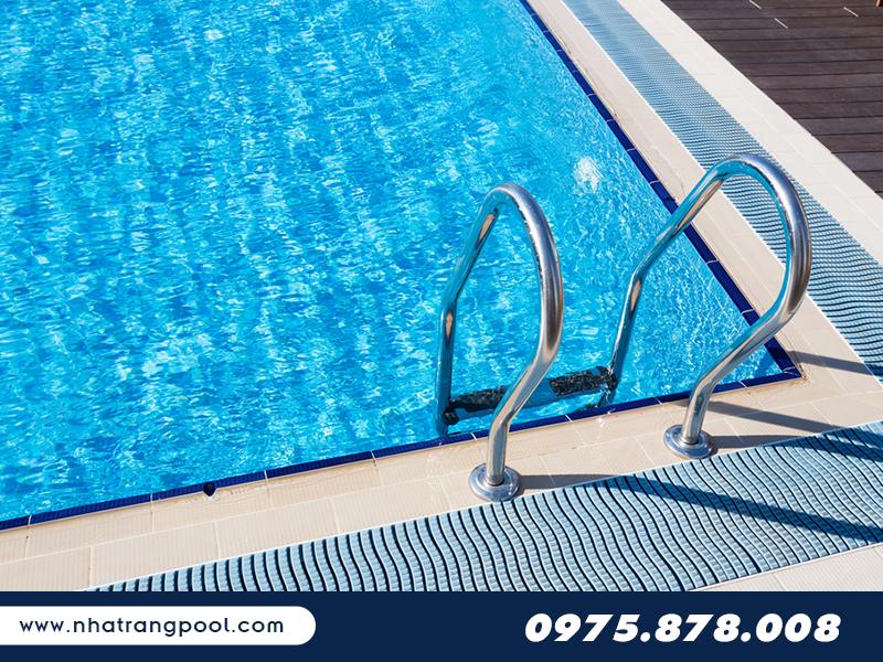 Ứng dụng thang bể bơi Inox 304 chuyên dụng MXI2