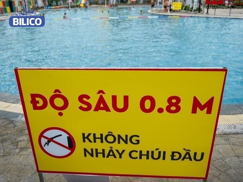 Tại sao cần trang bị các biển báo cho hồ bơi
